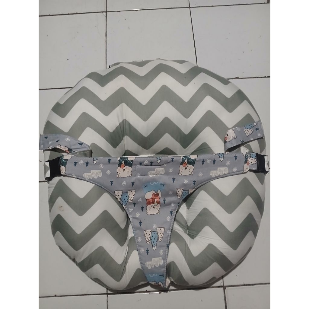preloved bantal sofa bayi