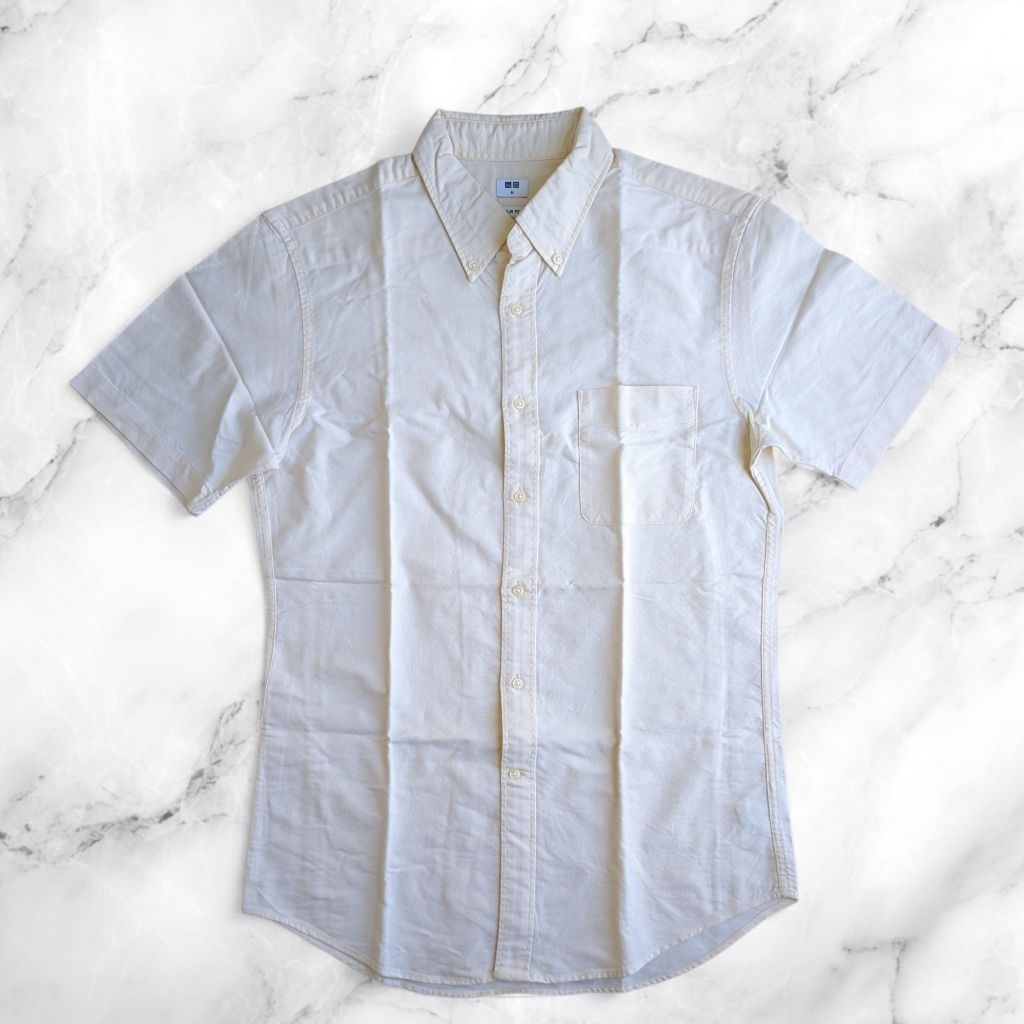 Kemeja Oxford Uniqlo Slim Fit - Soft Yellow Pastel (Size M/S) Second