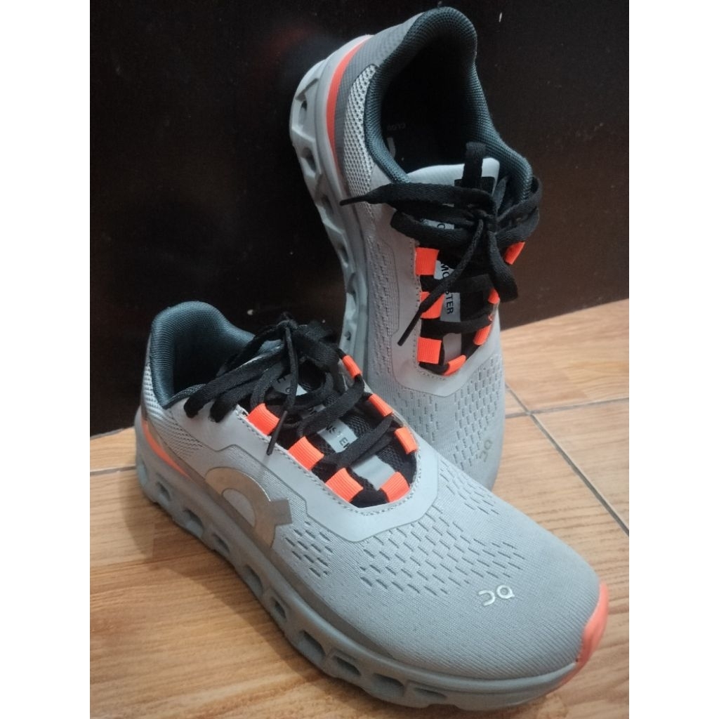 Preloved Sepatu Sneakers Branded Pria