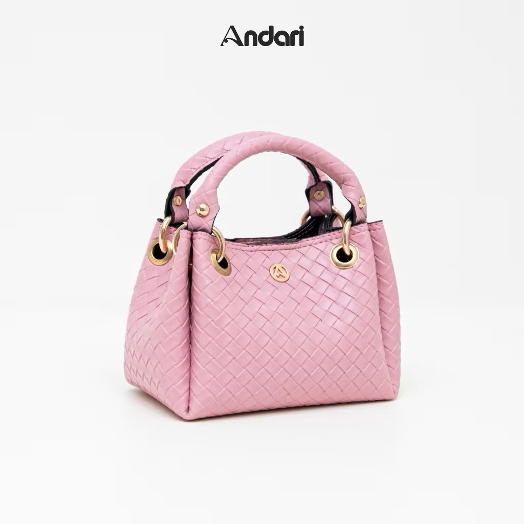 tas andari anyam
