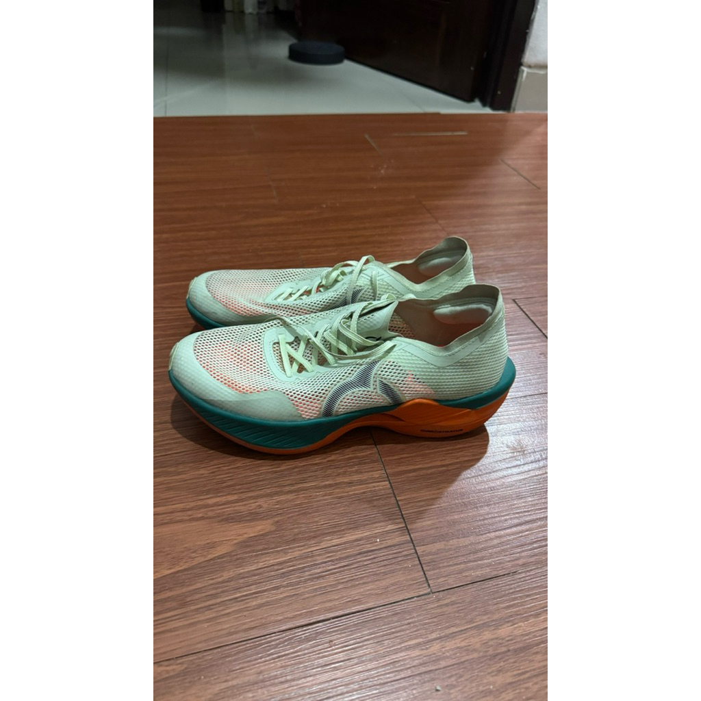 Sepatu running ortuseight solar 2.0 (second/bekas)