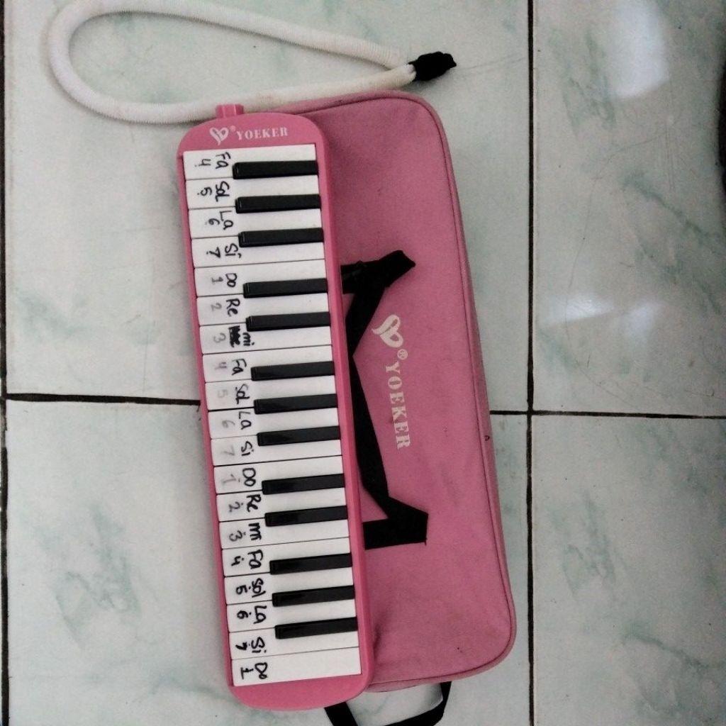 Preloved pianika yoeker pink