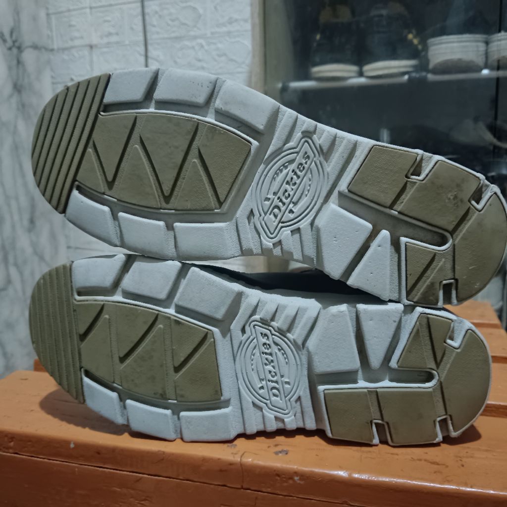 SEPATU BOOTS DICKIES