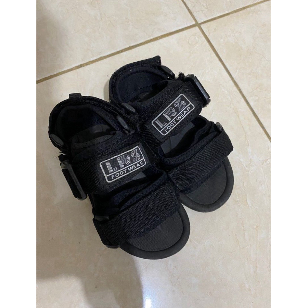 Sandal Pria LRS Footwear – Hitam Casual Outdoor