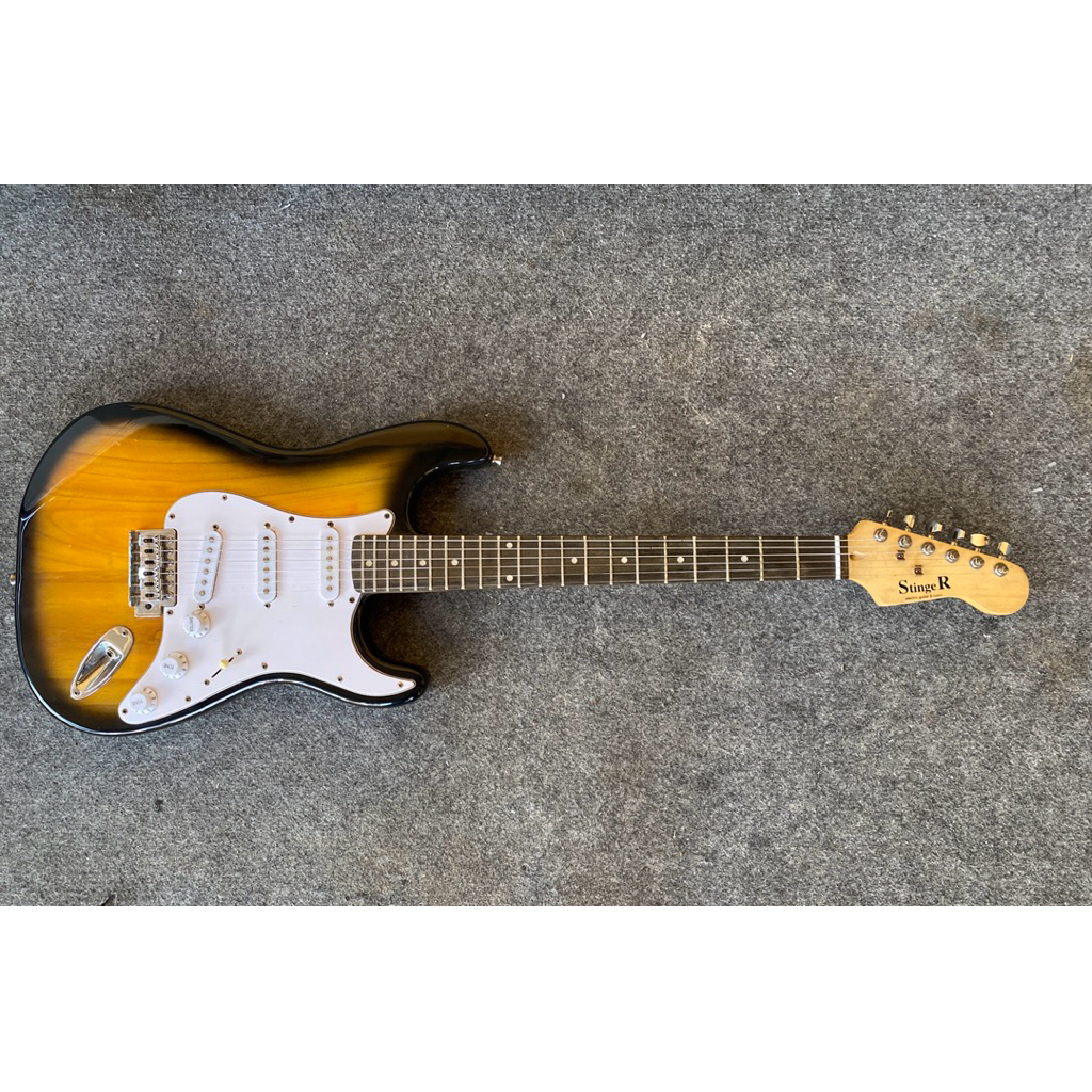gitar stratocaster stinger