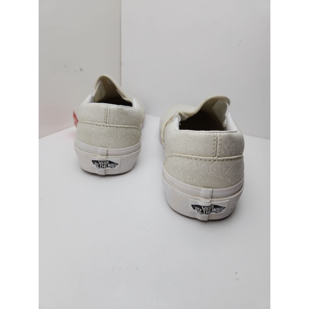 Sepatu Sneakers VANS CLASSICS SLIP O PRINCES PAISLEY BONE WHI