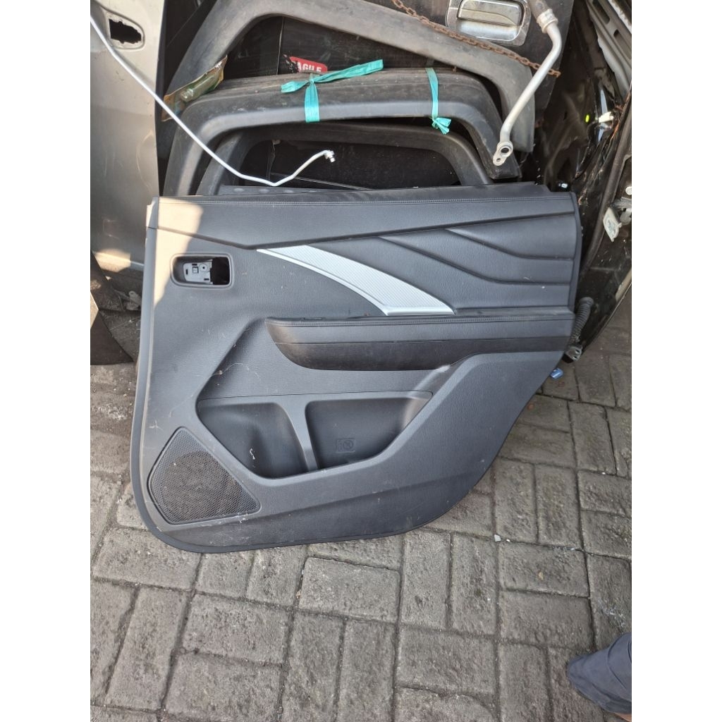 Doortrim Pintu Tengah New Xpander Original
