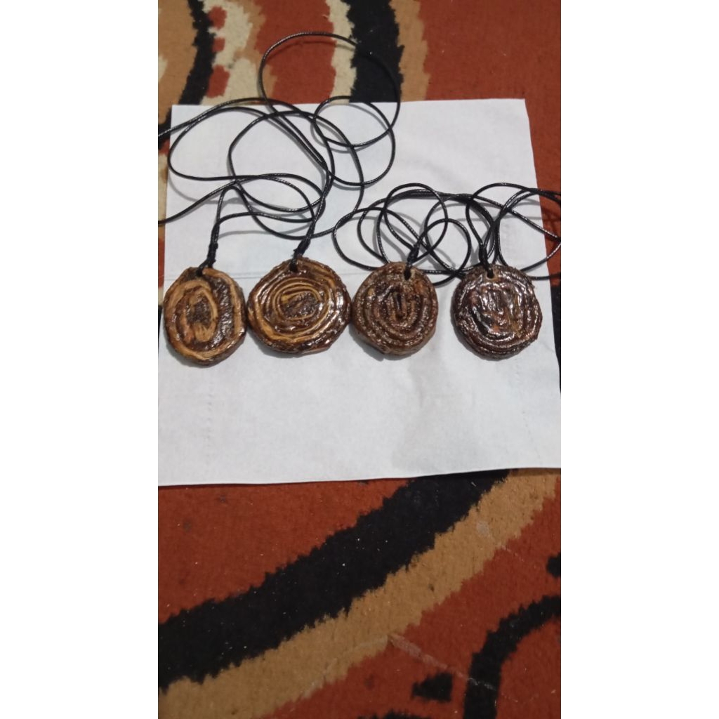 kalung akar hanoman