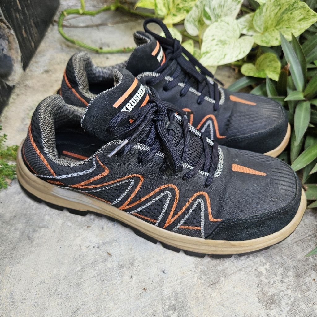sepatu safety second krusher size 41(26cm)