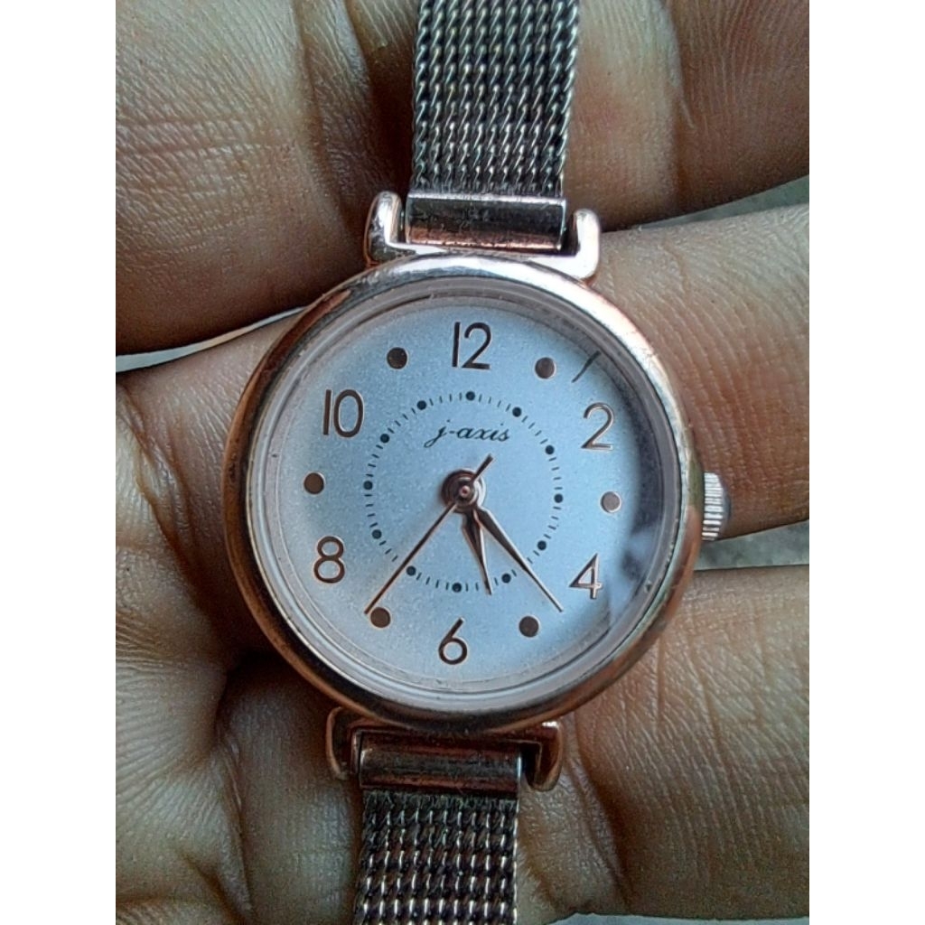 Jam Ladies J Axis nyala