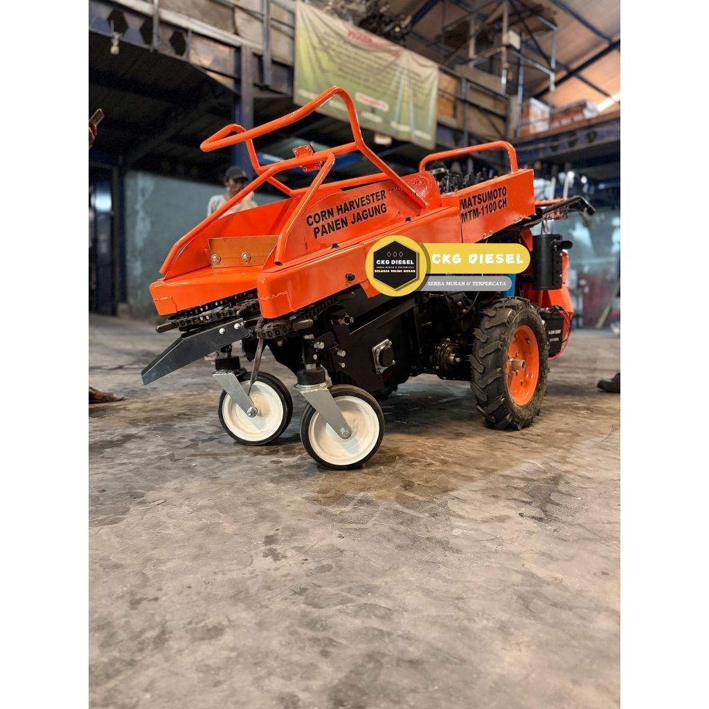 Mesin Panen Jagung Matsumoto MTM-1100 CH Kapasitas Besar