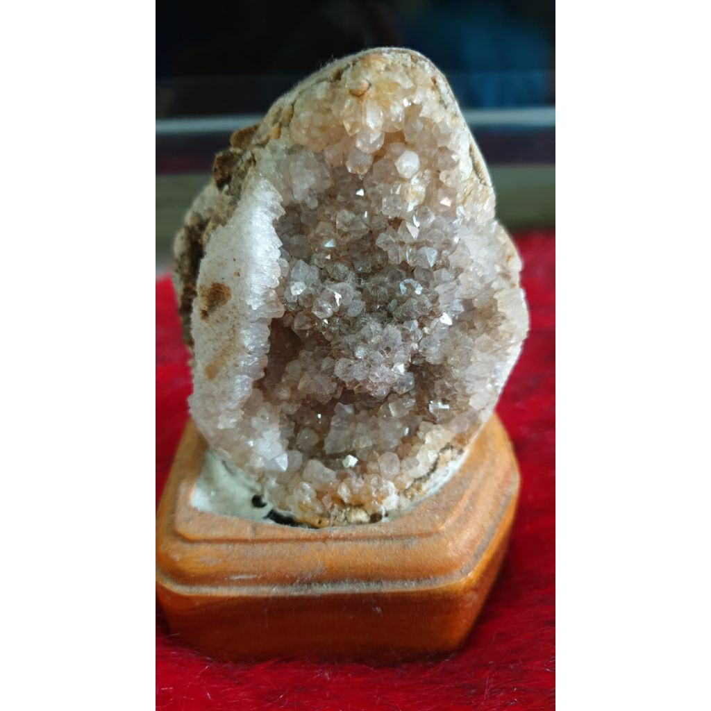 crystal quartz geode