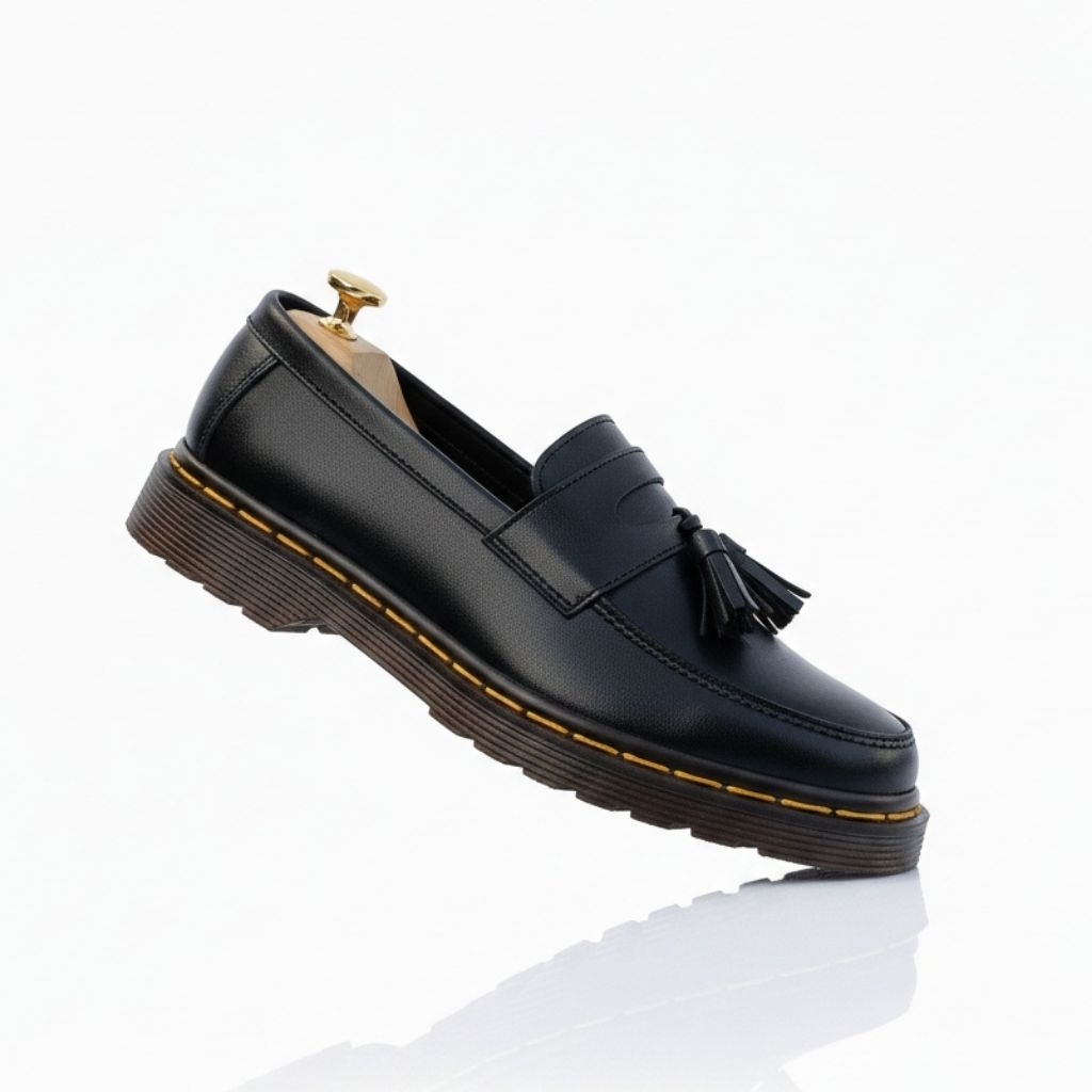 ​Premium Tassel Loafers Black – Sepatu Slip On Pria Classic Docmart Style​Sepatu Loafers Pria Tassel
