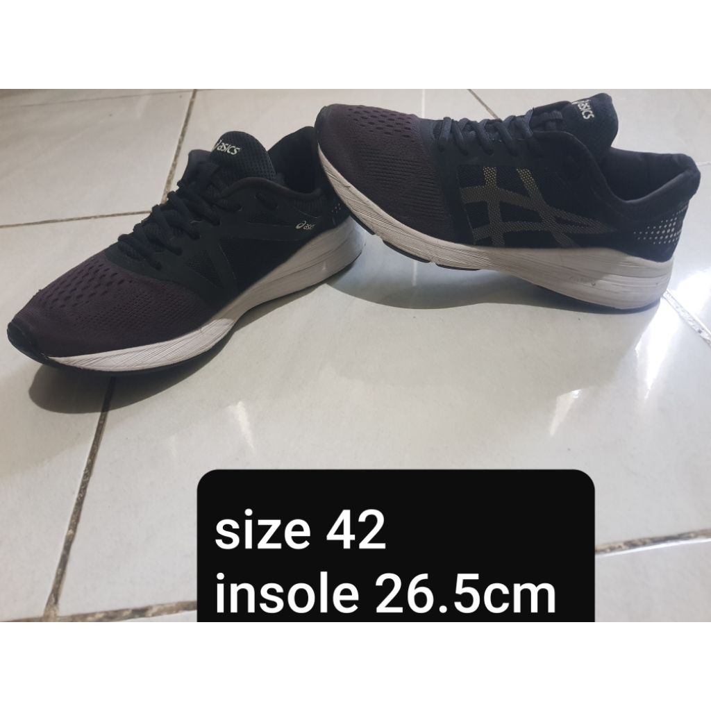 SepatuRunningAsics