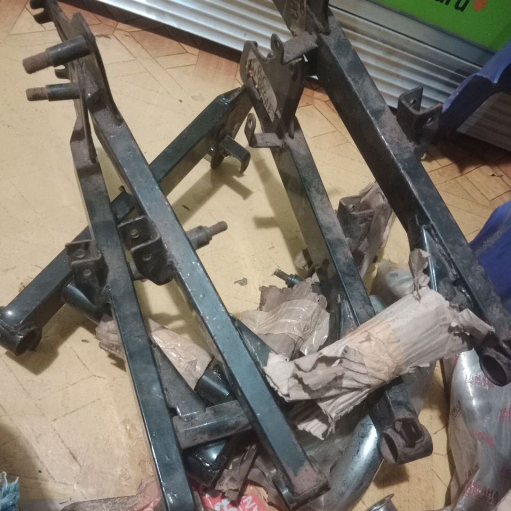 swing arm rc 100 Bravo old stok