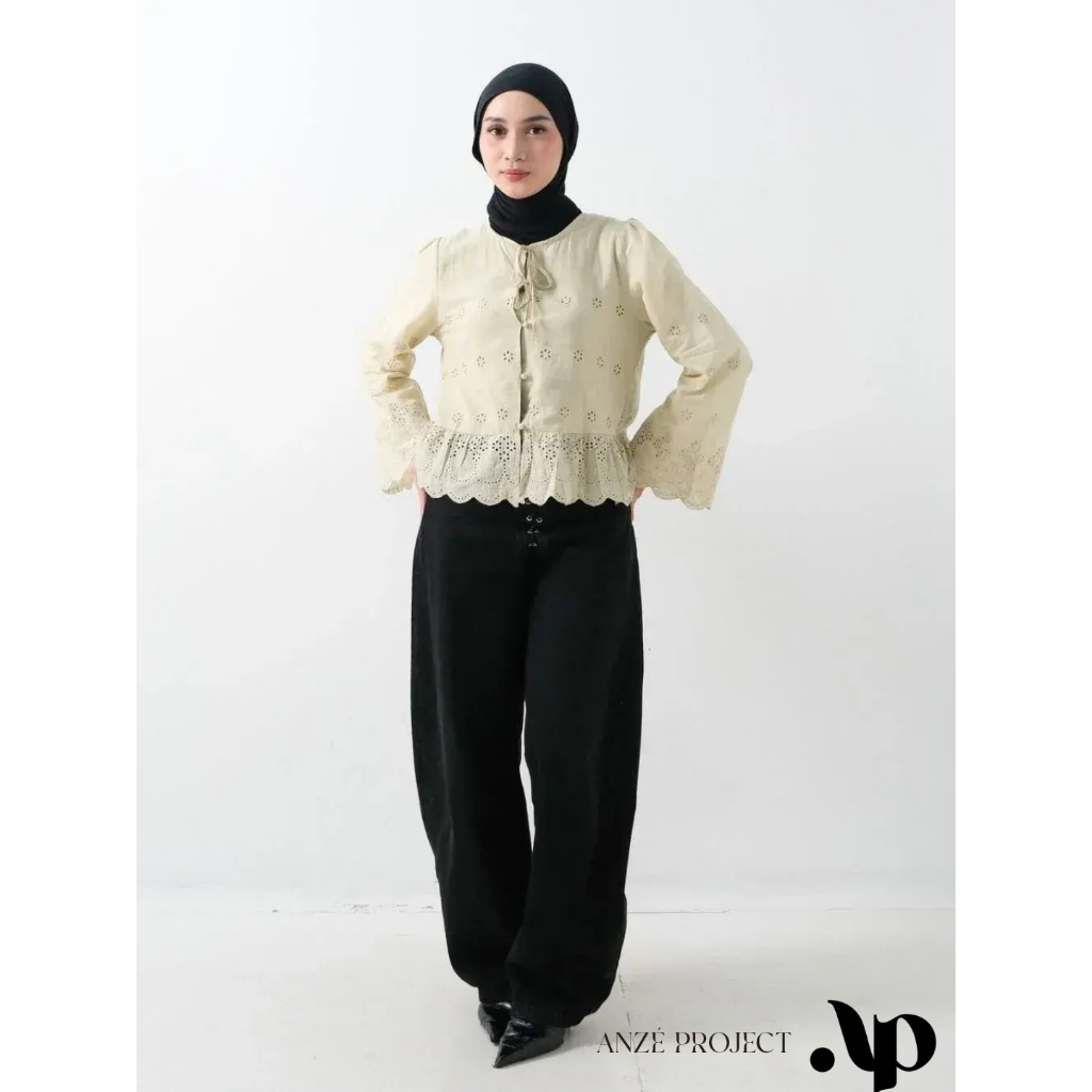 Aurelia Lace Blouse – Atasan Wanita Korea Style Elegant