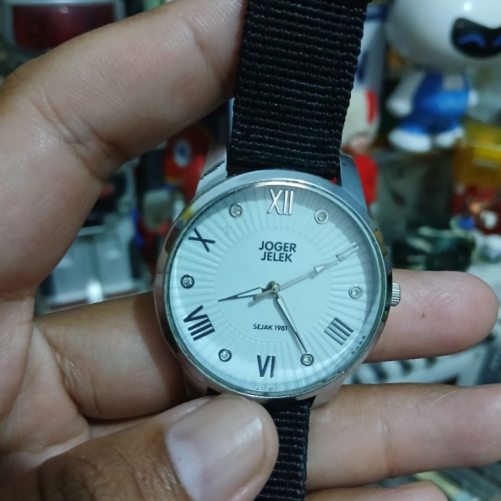 JAM TANGAN VINTAGE JOGER JELEK