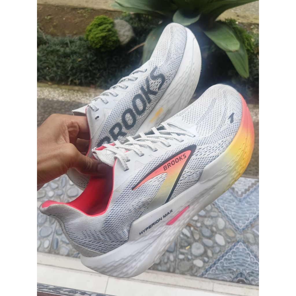 brooks runing second size 44,5