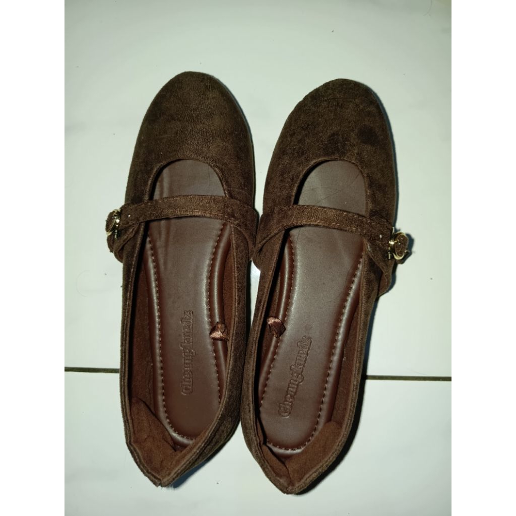 preloved flatshoes coklat suede Cheung kuedz
