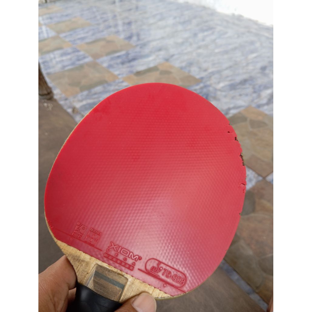 Xiom Vega Euro (warna merah)