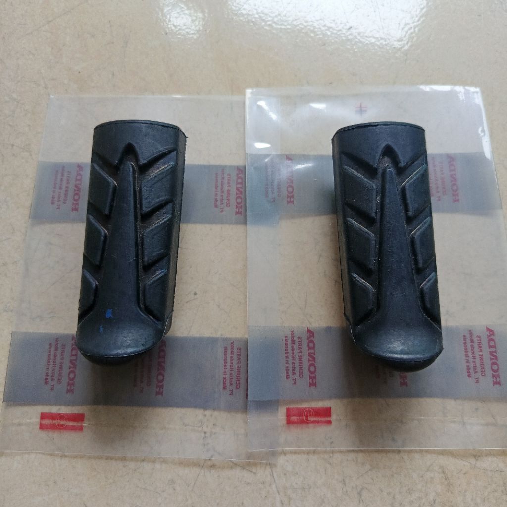 Karet Step Postep Depan Honda CB 150R CB150 CBR 150R CBR 250 ORIGINAL AHM