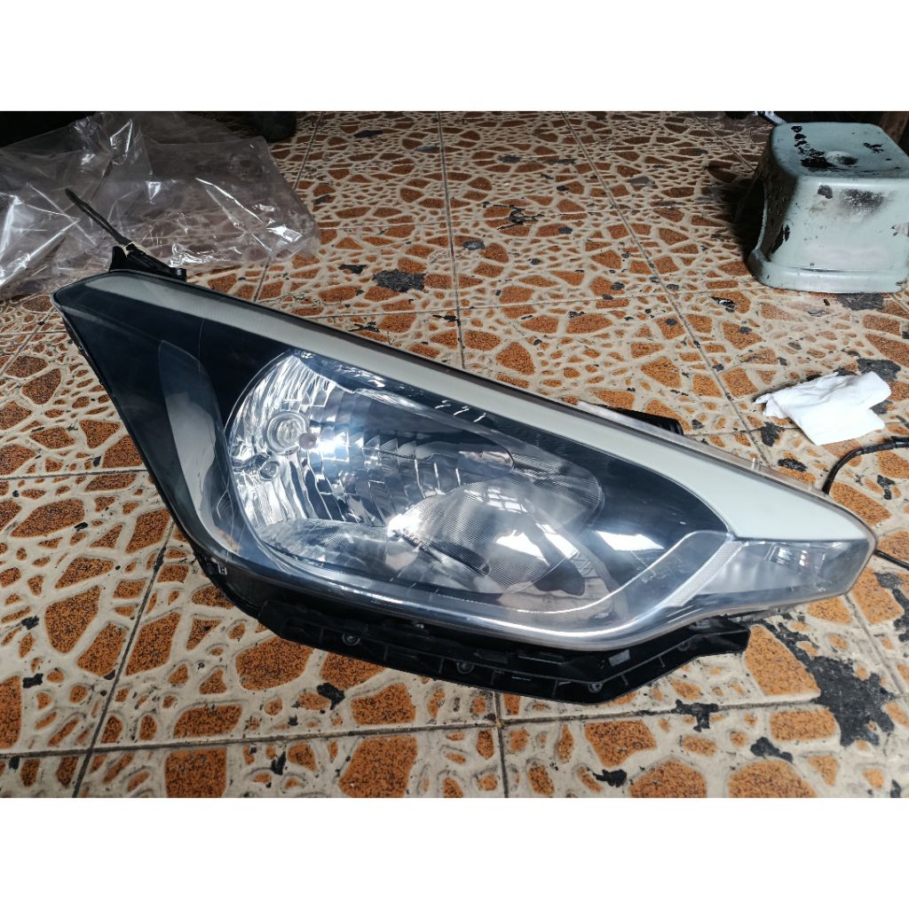 Headlamp lampu depan Hyundai i20