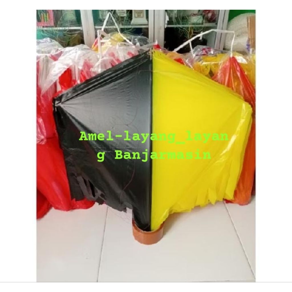 layangan plastik pare tanggung (hitam-kuning)
