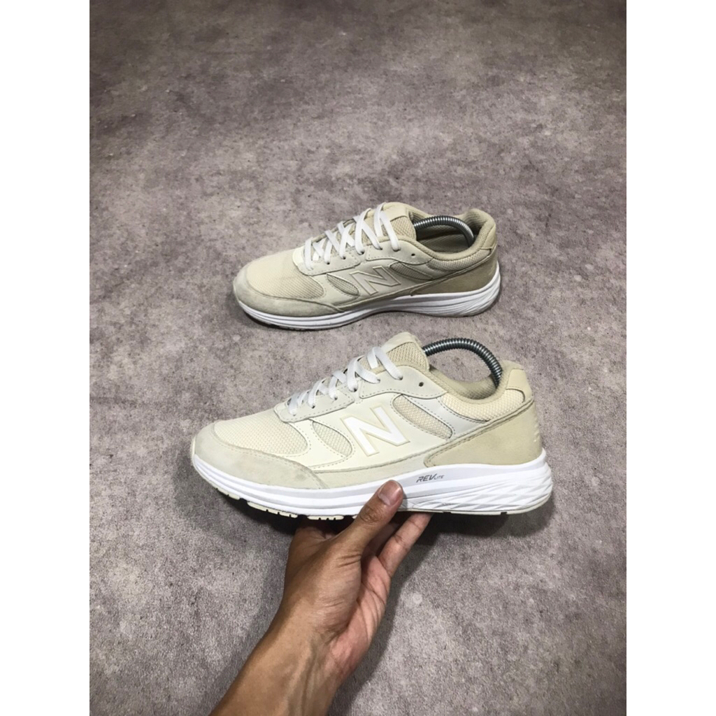 Sepatu NB 707