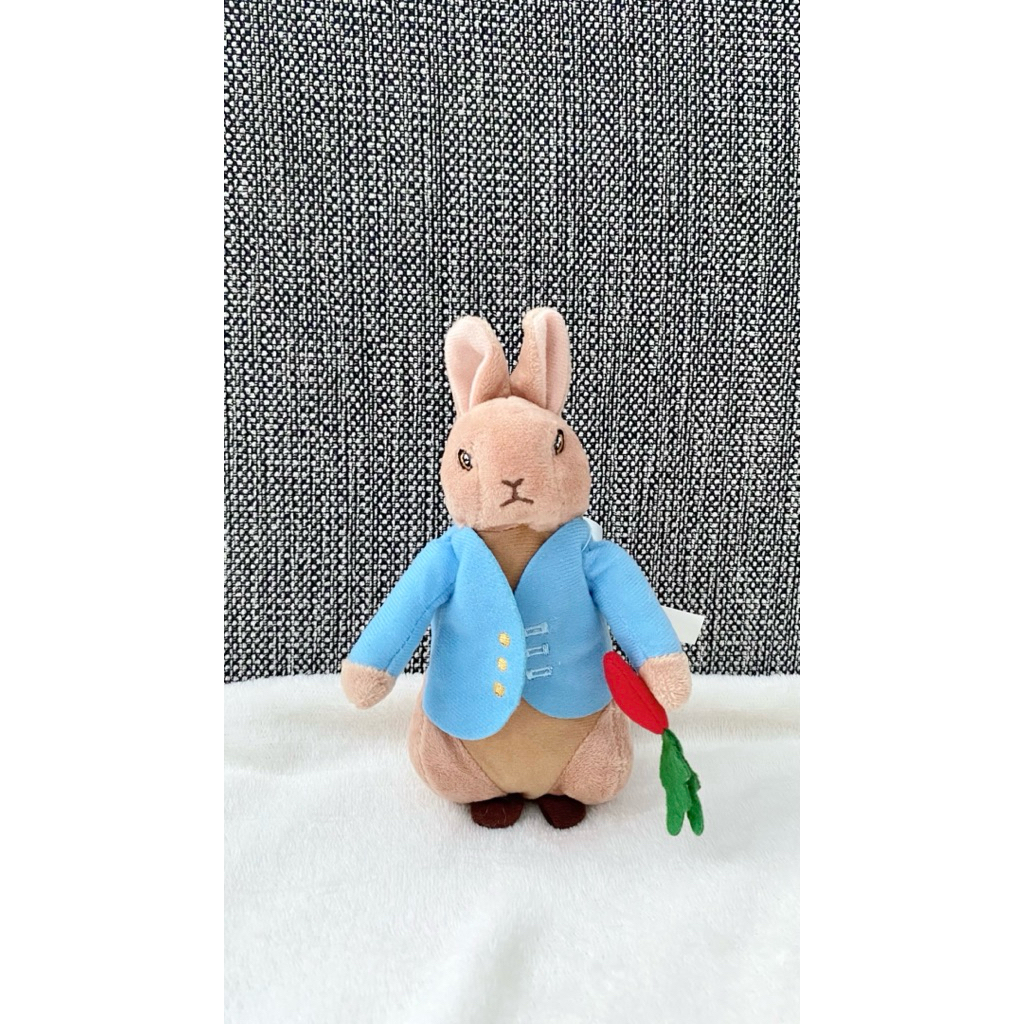 boneka mungil peter rabbit