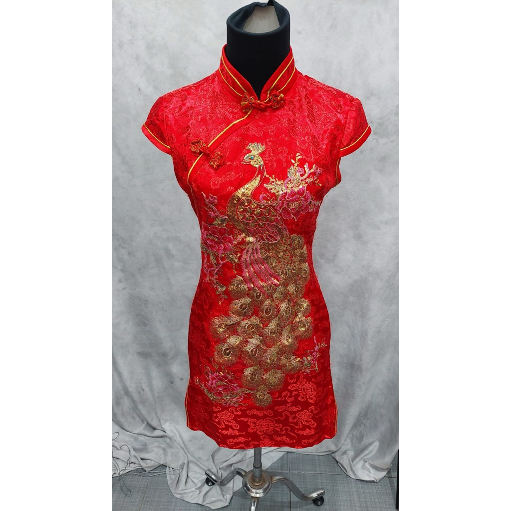Dress qipao cheongsam merah bordir burung merak gold