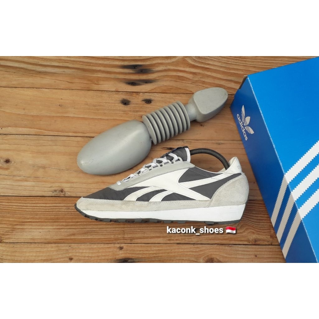 SEPATU CASUAL SNEAKERS REEBOK AZTEC WHITE GREY ORIGINAL