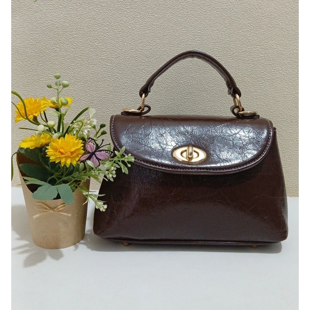 Tas selempang Nirmala