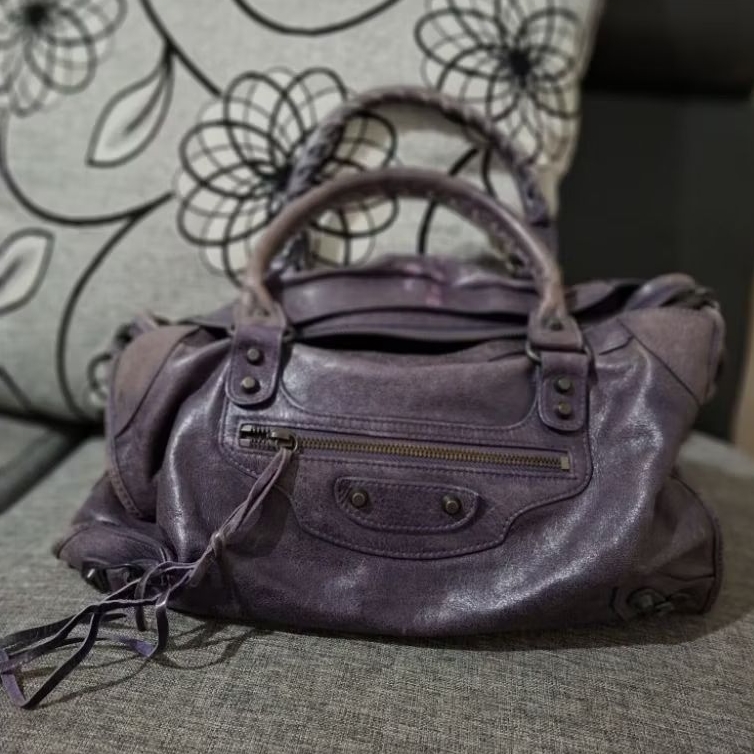tas kulit tenteng warna ungu 37x25cm minus pemakaian no kaca no talpan