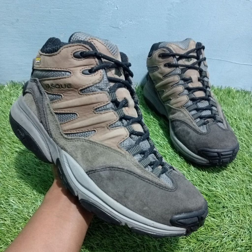 Sepatu Outdor VASQUE GTX Mid Cut 41,5/26
