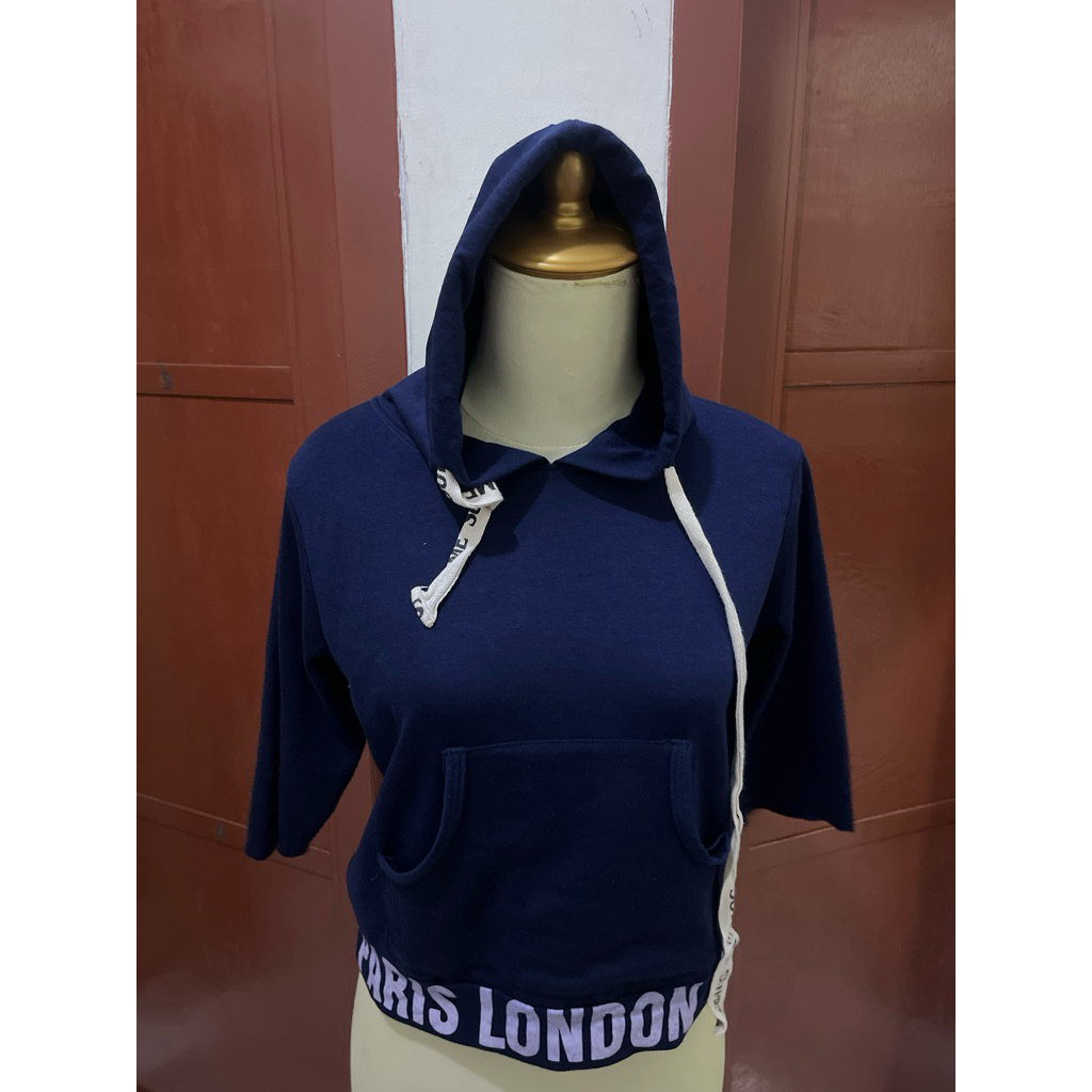 PRELOVED TERMURAH HOODIE CROP PAKAIAN WANITA