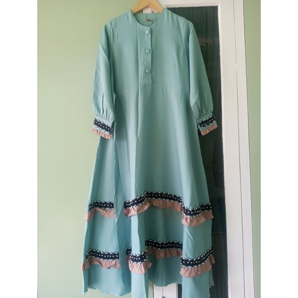 Preloved gamis adisa
