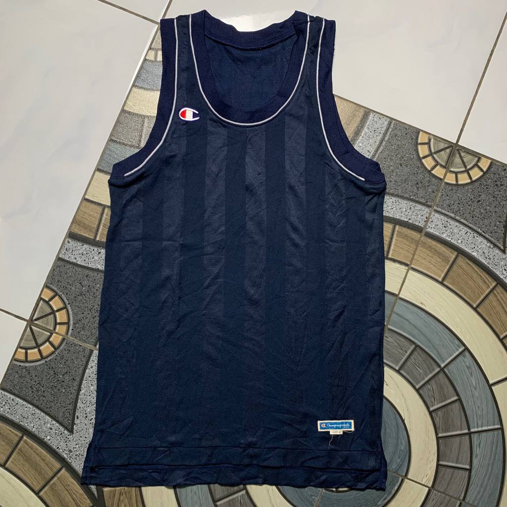 Vintage 90’s Jersey Basketball Champion size S