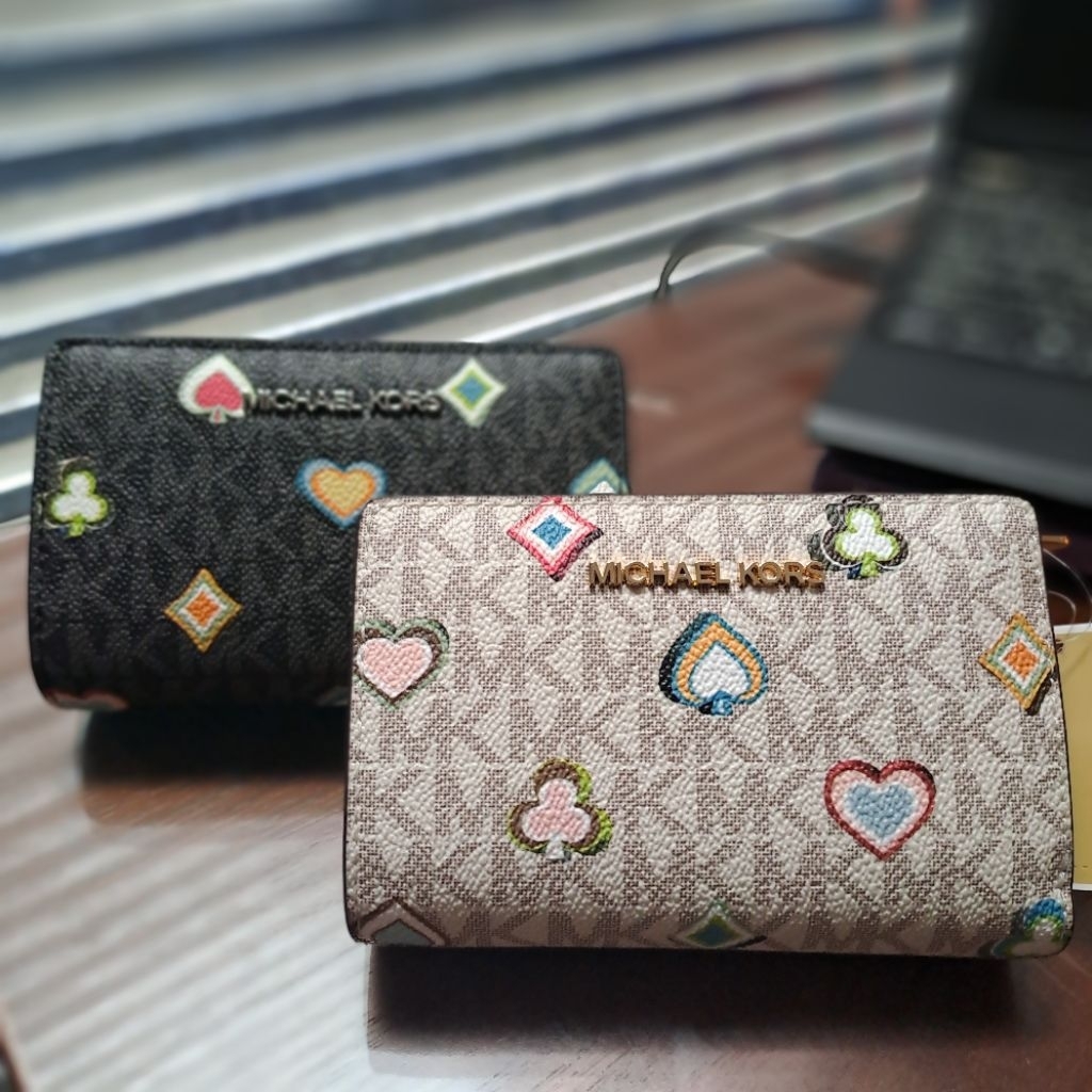 DOMPET WANITA MK JET SET TRAVEL MEDIUM BIFOLD WALLET VANILLA/BLACK