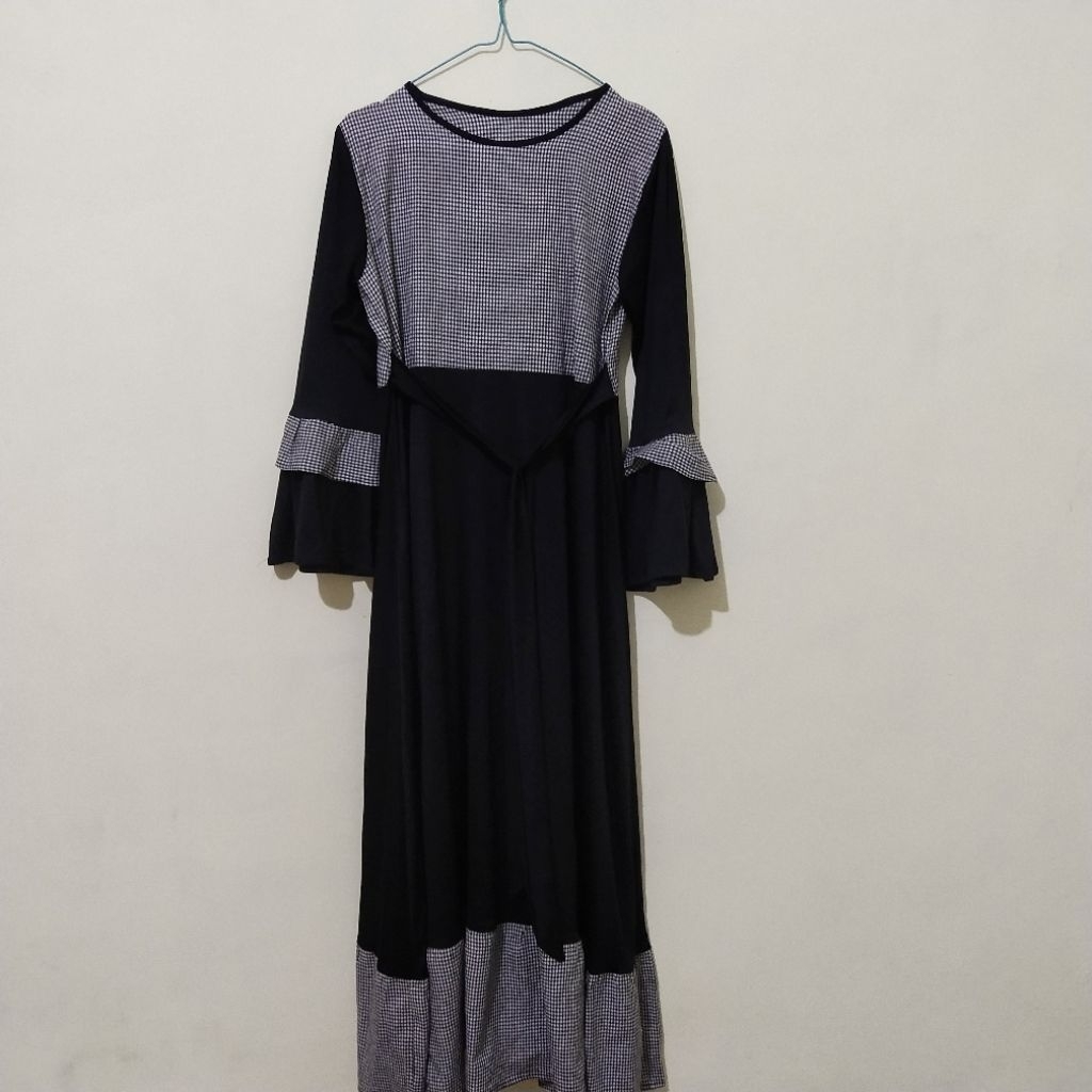 Gamis Hitam Preloved