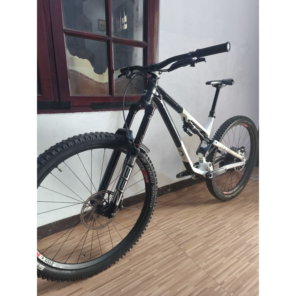 Frame only sepeda mtb  enduro commencal meta am size M 29