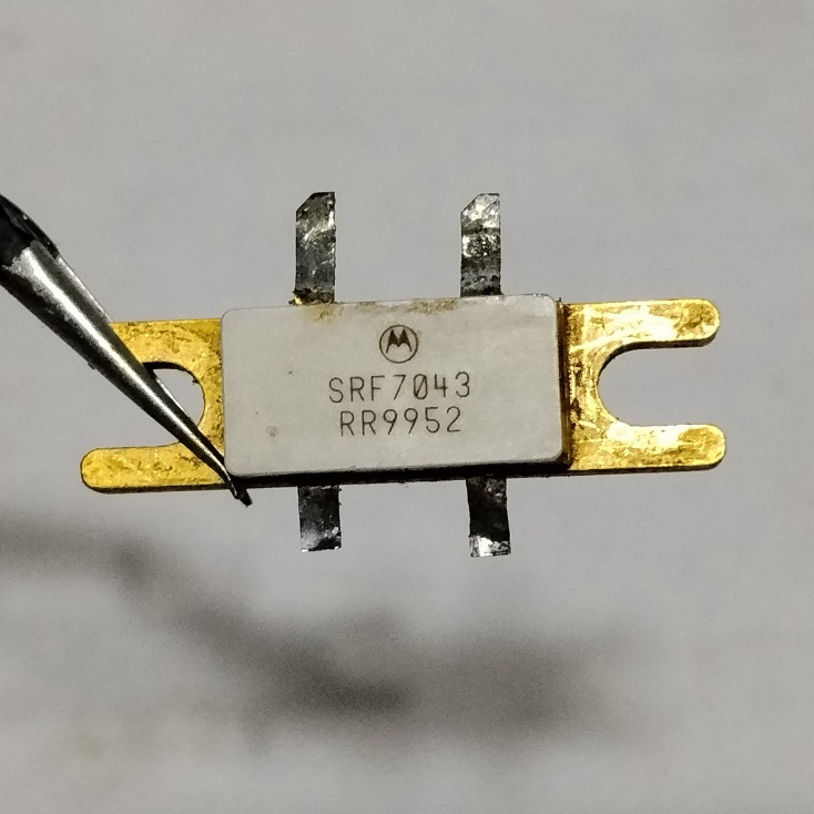Final RF Transistor Radio HT RIG Motorola SRF 7043 VHF UHF Bekas Berkualitas Langka