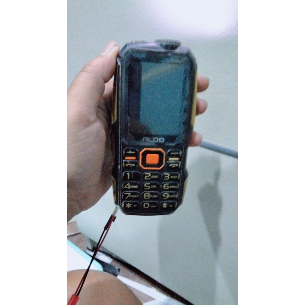 HP GUNUNG ALDO T55 KONDISI MATI , BATERAI ADA ,SENTER BISA  FISIK UTUH BACA DISKRIPSI