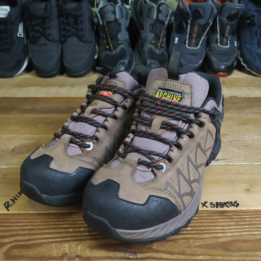Sepatu Hiking Goretex size 40