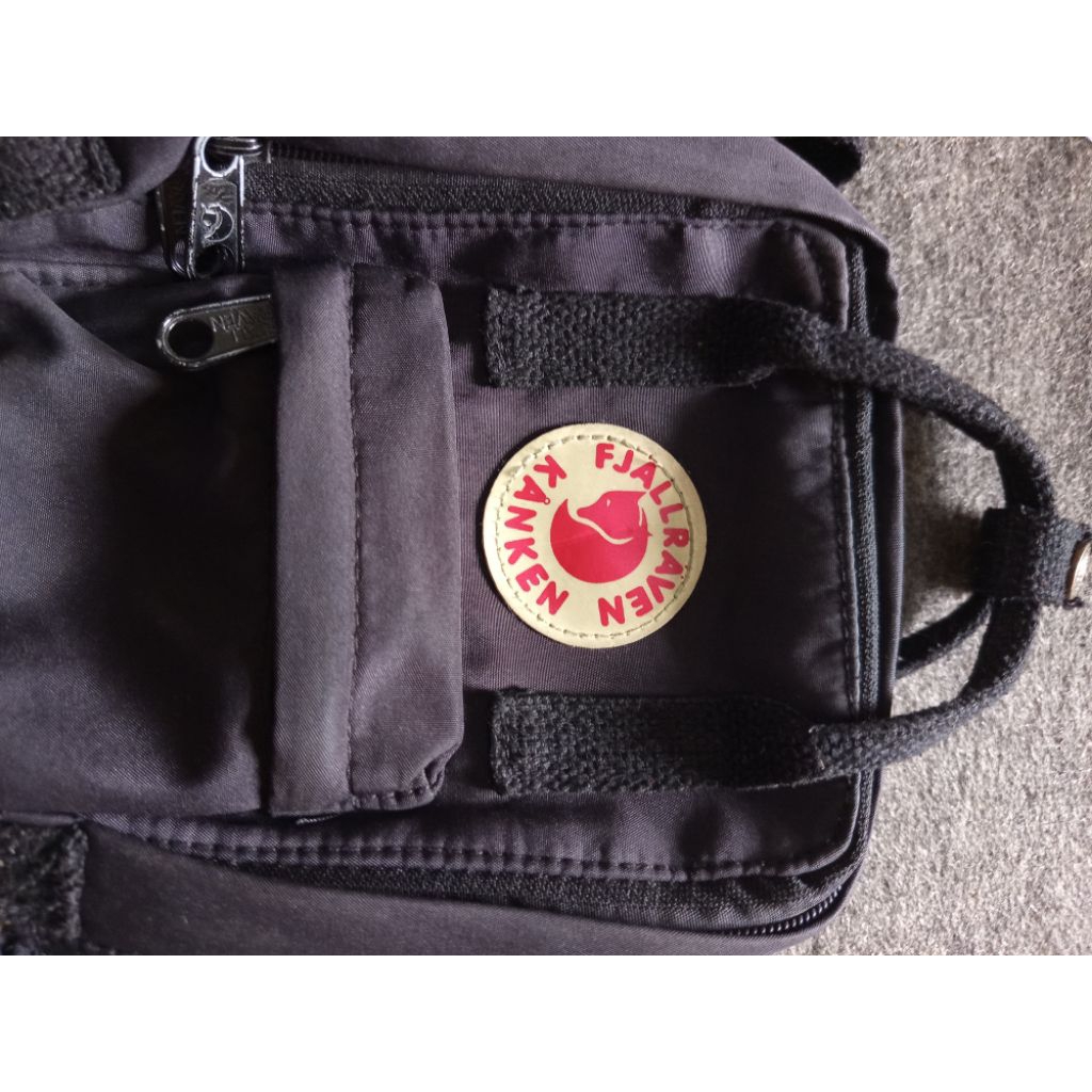 kanken sling bag black