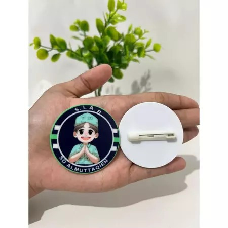 Pin Akrilik Custom ukuran 5,5 cm
