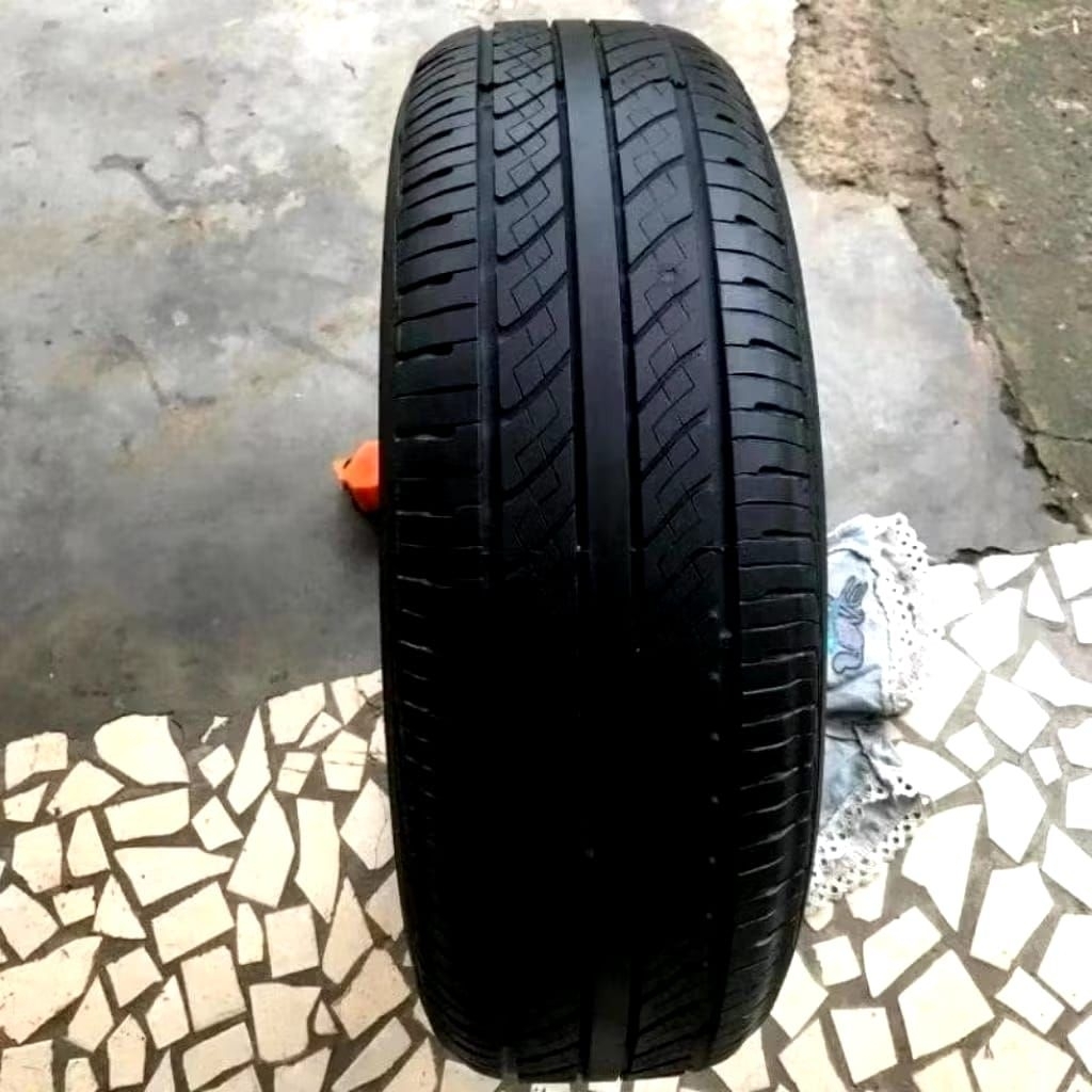 BAN MOBIL SECOND ukuran 195/55 R15