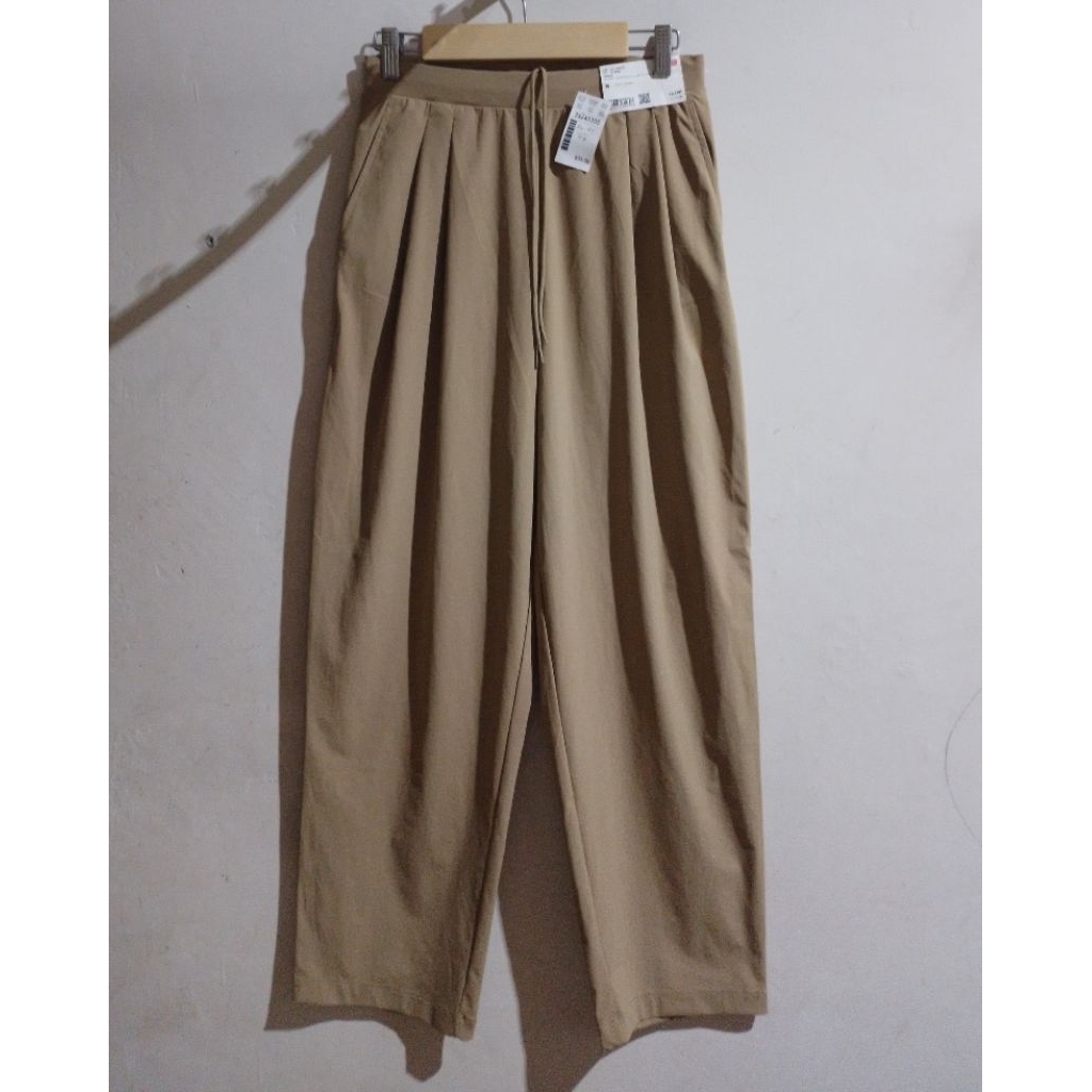 NEW UNIQLO AIRSM Celana Olahraga Wanita Bagian Pinggang Bisa diserut Warna Coklat Hazelnut