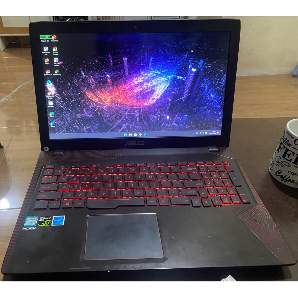 ASUS GAMING FX553VD i7 7700 ram 8gb ssd 256 vga gtx 1050 2gb