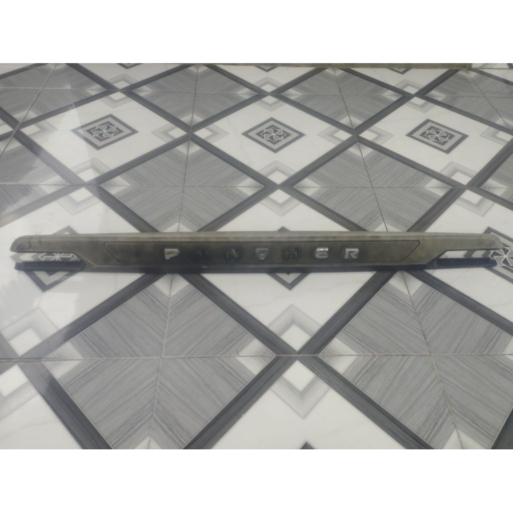 (Original)list garnish plat nomerku belakang isuzu panther