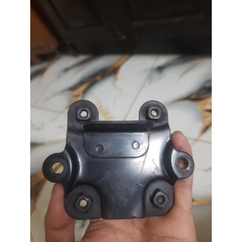 briket spakbor depan yamaha yt